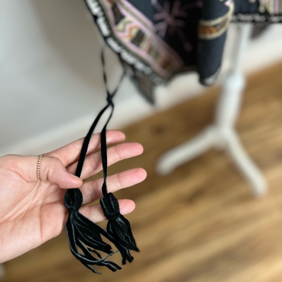 Free People Gray embroidered boho floral tribal poncho top women’s one size RARE - Picture 7 of 12